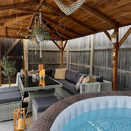 Villa Barn With Hot Tub Goff's Oak Esterno foto
