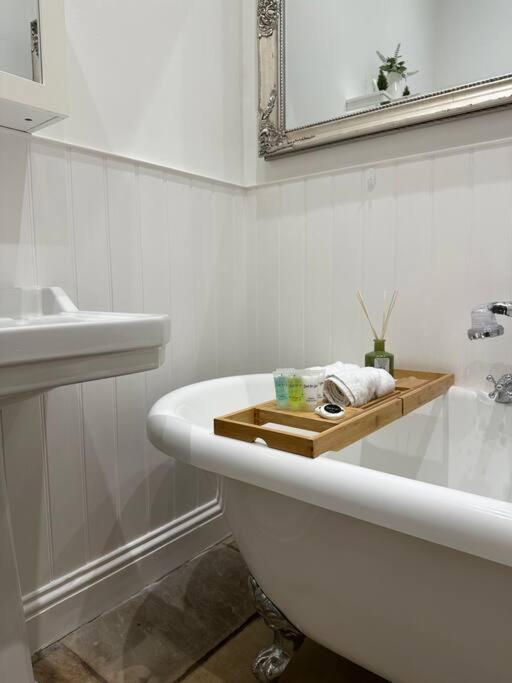 Villa Barn With Hot Tub Goff's Oak Esterno foto